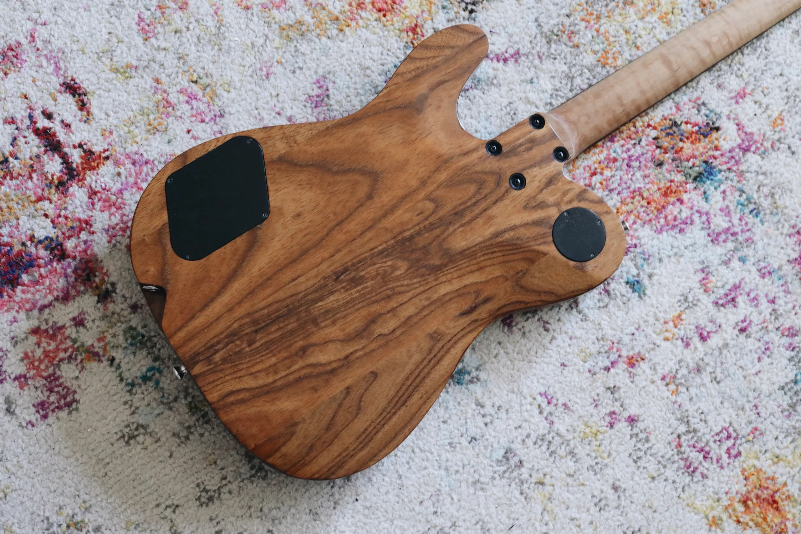 Clarus | Honey Burst — detail